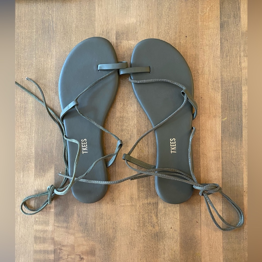 NWOT- TKEES lace up sandals // Jo Lace Up Sandal